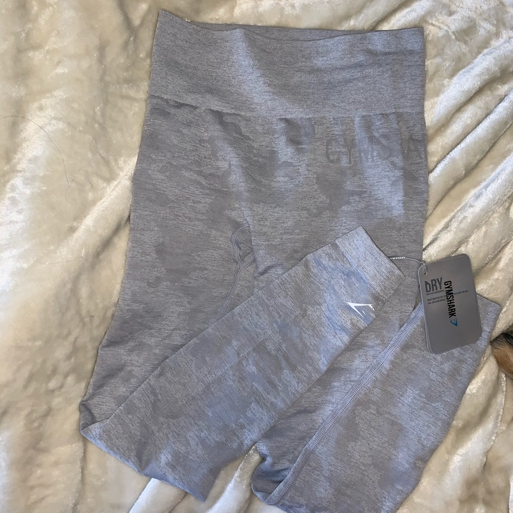 Gym shark leggings
